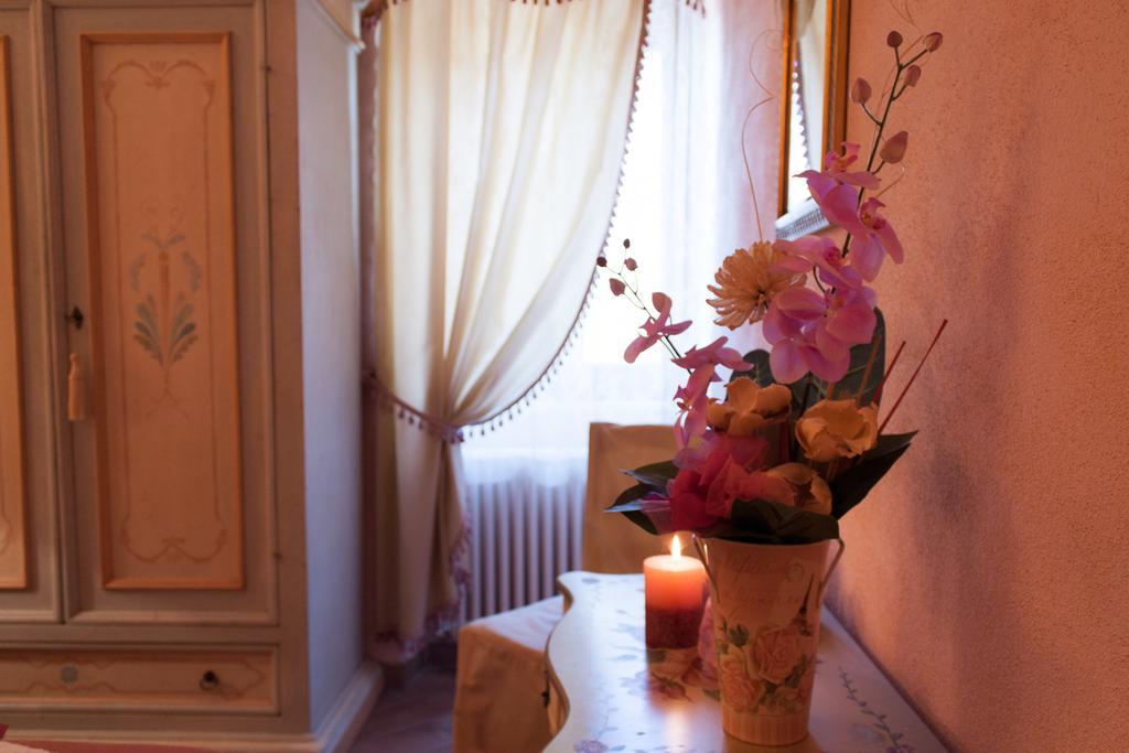 B&B Il Sogno Del Musicista 몬탈치노 객실 사진